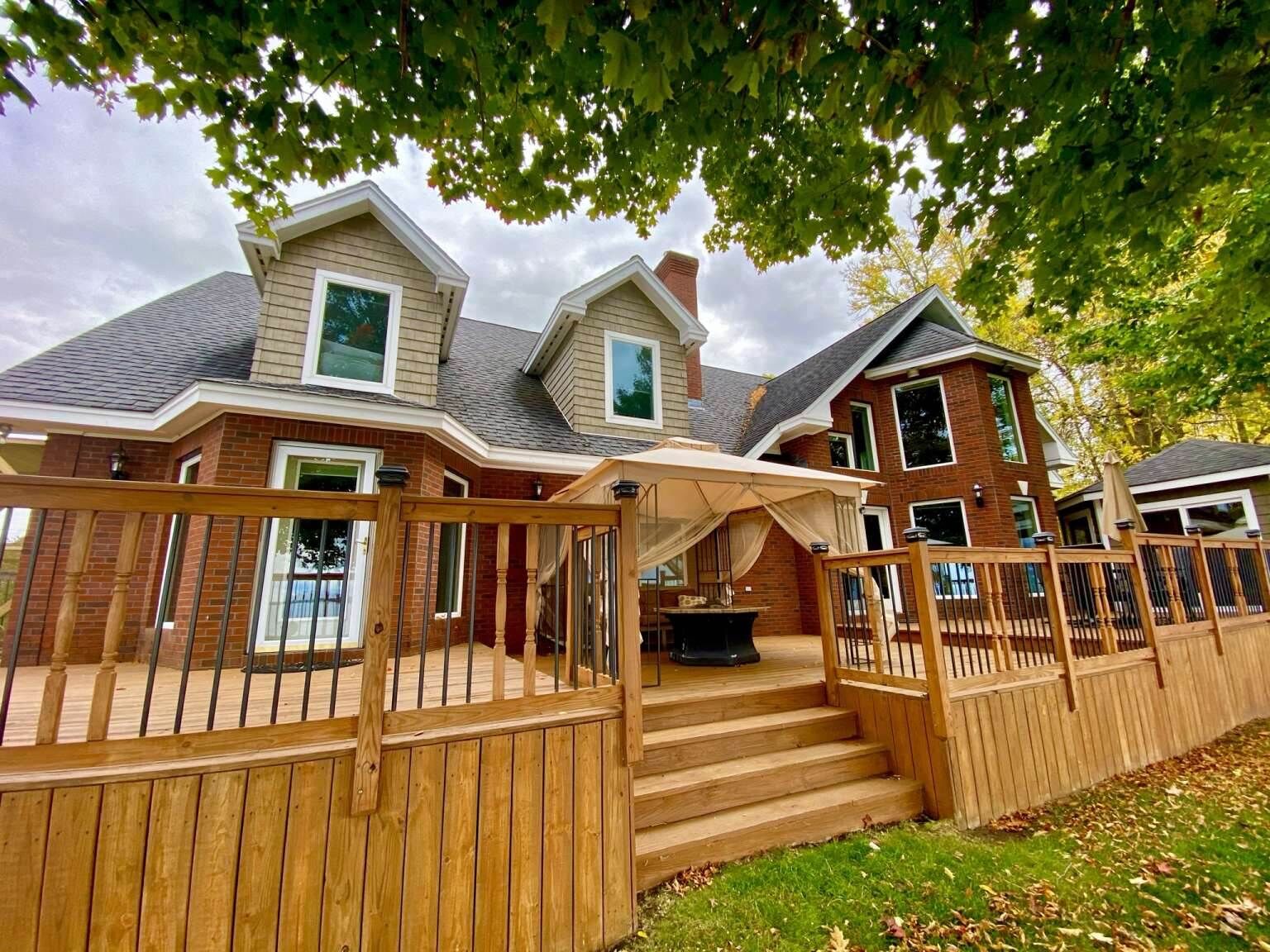 Maquam Shore Road House (15).jpg